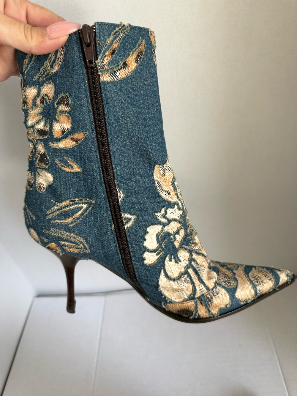Roberto Cavalli Blue Denim 3D Floral Pointed-Toe Ankle Boots Embroidery 2000’s - Picture 4 of 11